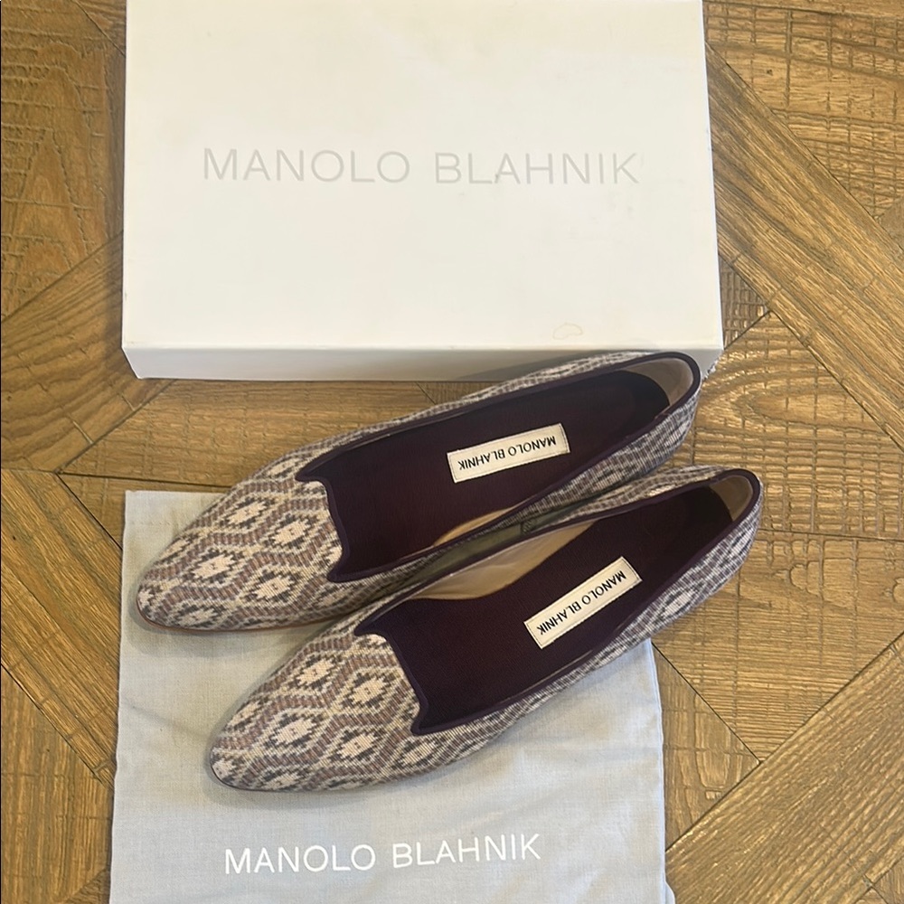 Manolo Blahnik Women's Patterned Flats - Gray